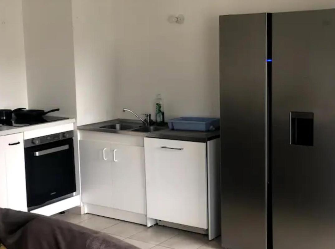 Grande Chambre 14 M2 Avec Salle De Bain Privative A Nanterre Prefecture Proche La Defense Arena Campus Sncf Et Paris Exteriör bild